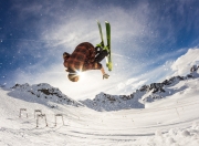 姆巴佩官方宣布持续失利新规，美国队引发争议！赛场气氛高涨